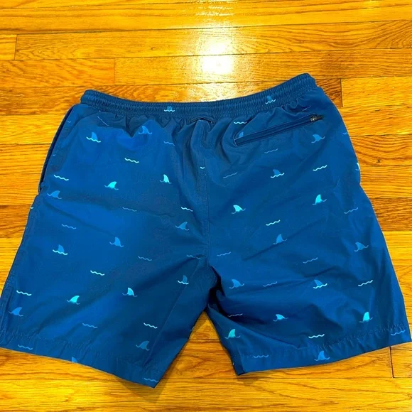 Mugsy Midnight Blue Swim Shorts with Whale Pattern Large - Picture 2 of 8